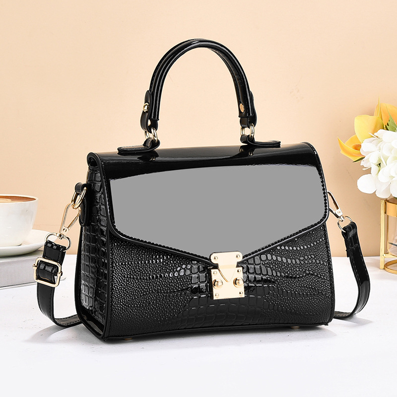 Manufacturer's foreign trade fashionable, versatile, trendy single-shoulder crossbody, popular small women's bag, new women's summer bag, ladies' full image