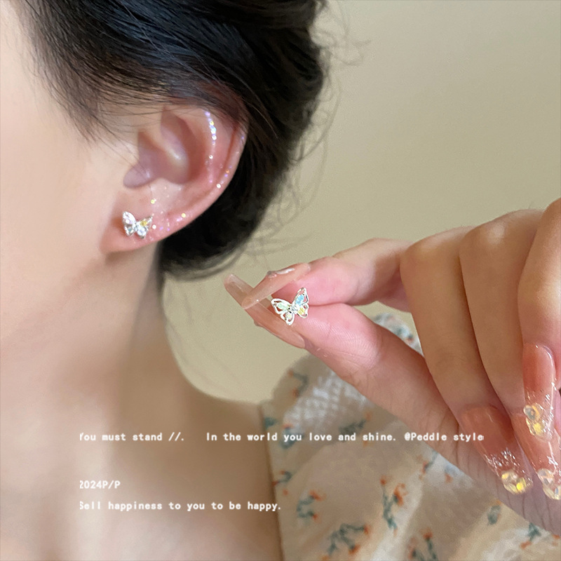 925s银彩色锆石蝴蝶耳钉女气质耳骨钉精致小巧耳环养耳洞迷你耳饰