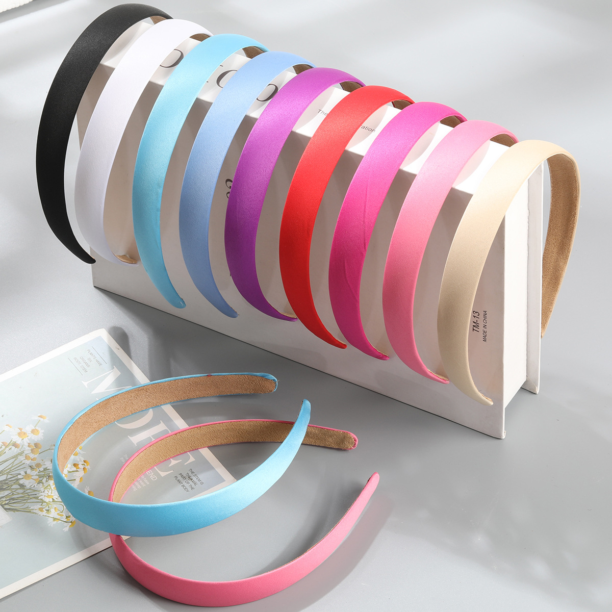 The original product of the 2cm retro handcrafted diy hair clip, a simple women's headband and hair accessory with a colorful satin finish full image
