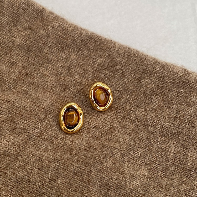 Wholesale of 925 Silver Needle Maillard Geometric Stud Earrings and Accessories for Women's 2024 New bestsellers with a retro atmosphere undefined