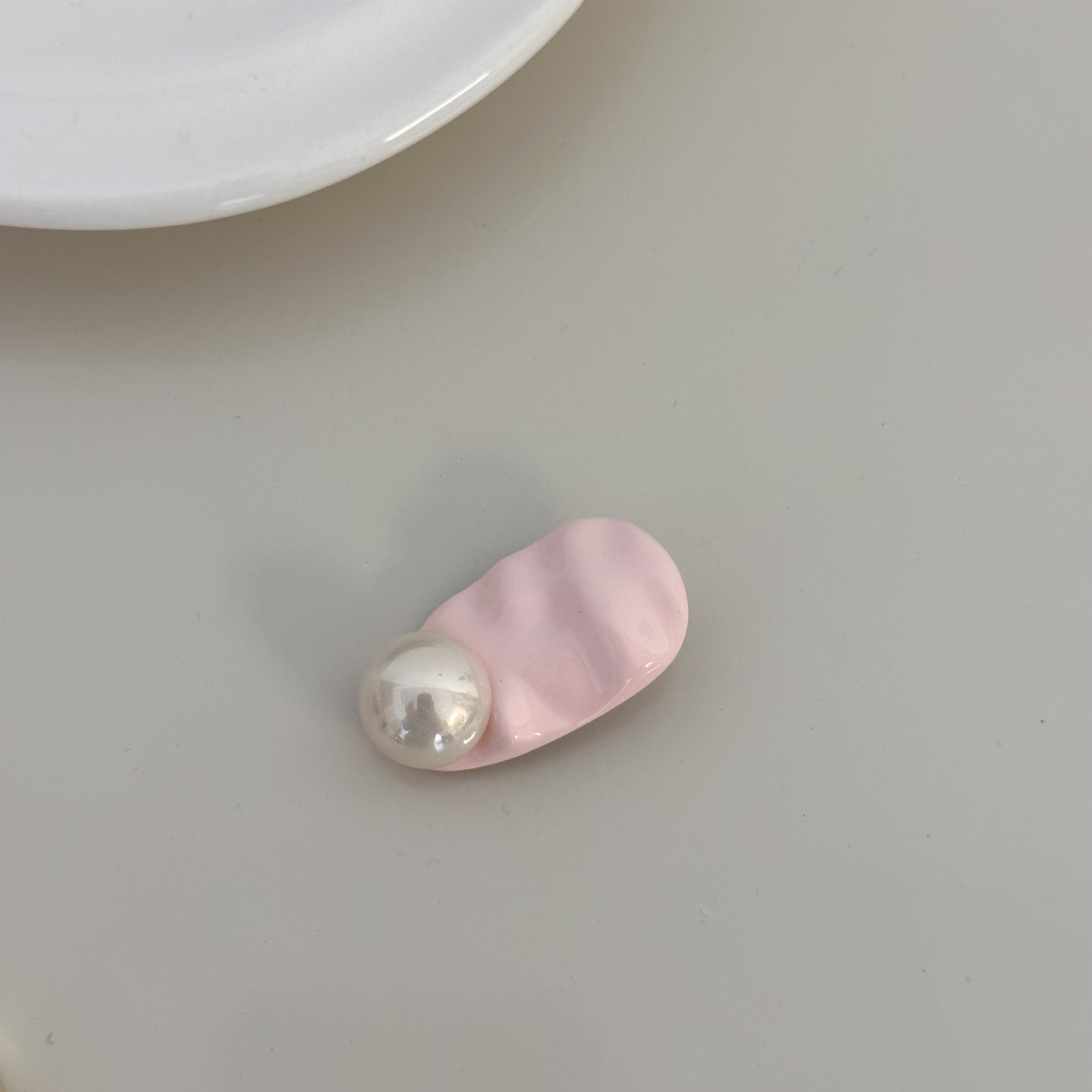 韩国新款仿贝珍珠滴油鸭嘴夹发夹甜美可爱碎发刘海夹百搭发饰女款 undefined