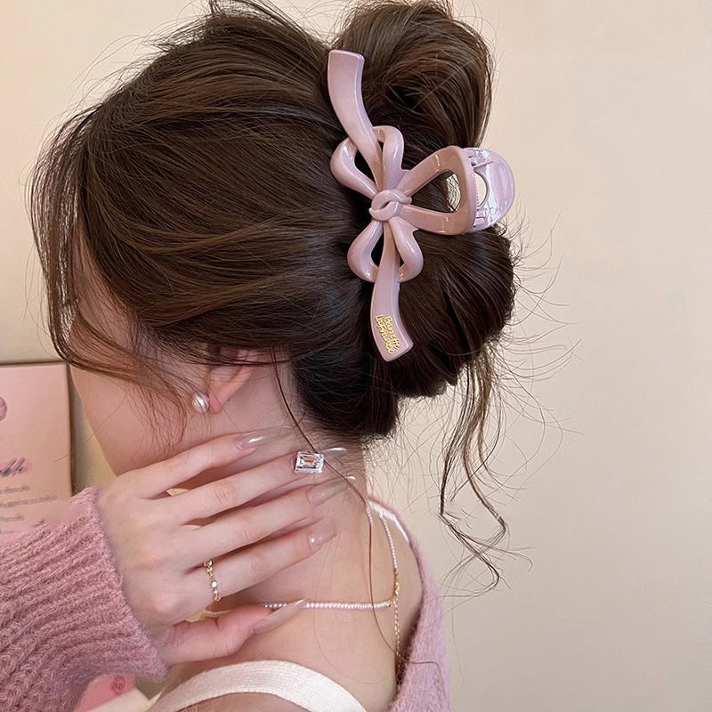 Bow, ribbon knot, grappling clip, women's ribbon, gold label, simple and elegant, large hair clip, abundant hair volume, shark clip headwear Application Scenario