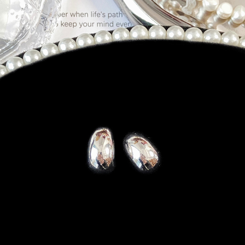 Cold and elegant silver stud earrings with silver needles and plain rings, high-end earring design, and unique, simple and niche style undefined