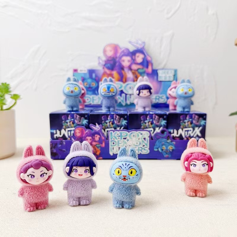 网红爆款猎魔女团植绒盲盒高颜值潮玩桌面装饰摆件