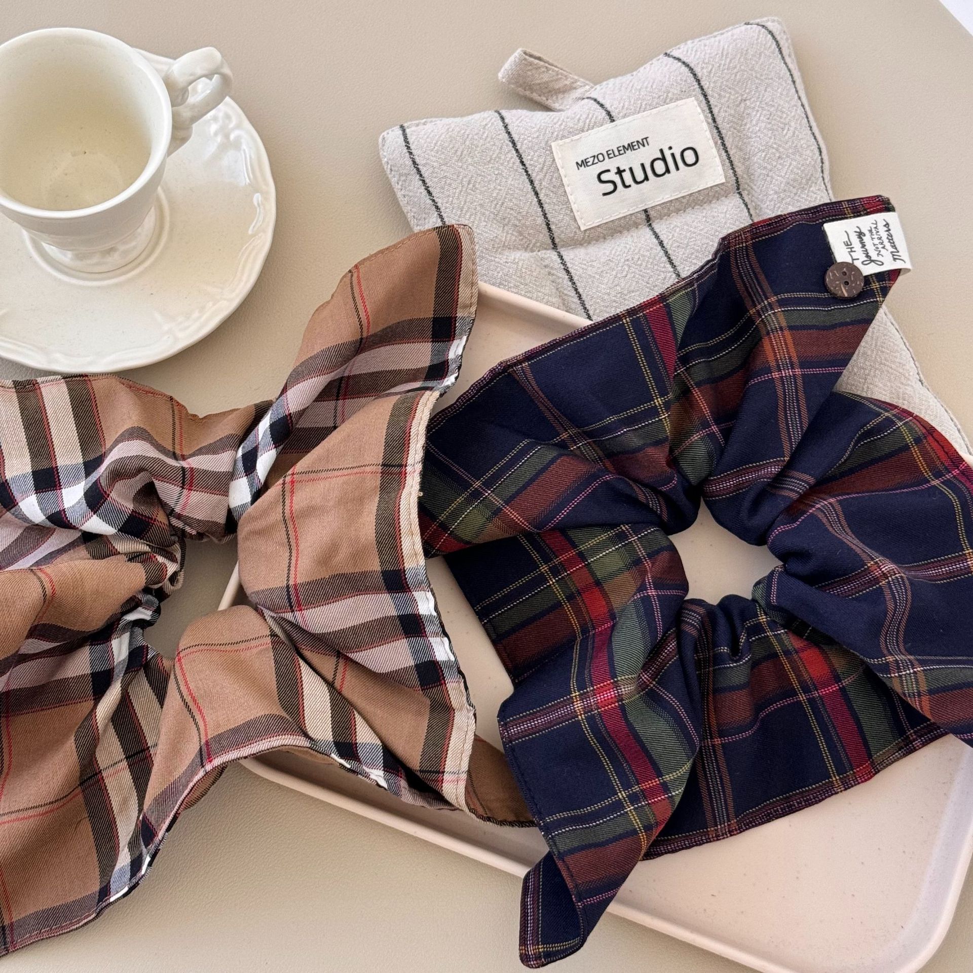 New Korean British style retro navy blue checkered, exquisite and stylish square large intestine hair band, versatile button square towel