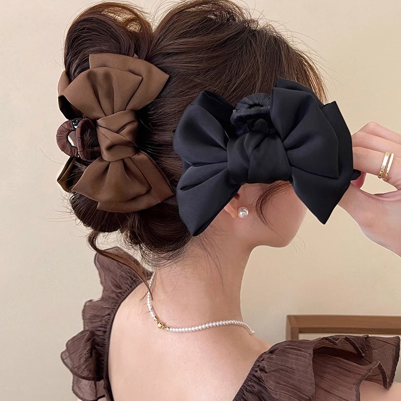 Bow clip women's high-end style 2025 new autumn and winter shark clip large hair volume, back of the head hair clip headwear Application Scenario