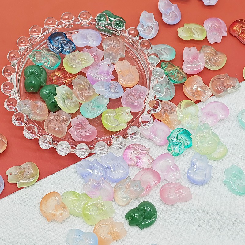 Chinese ancient-style glass fish-tail perforated earrings, bracelets, necklaces, pendants and other DIY accessories, wholesale of handcrafted materials Application Scenario