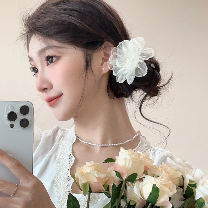 White Moonlight Organza Camellia Hairpin for Women, side bangs clip, seaside photo atmosphere hairpin, duckbill clip Specification image