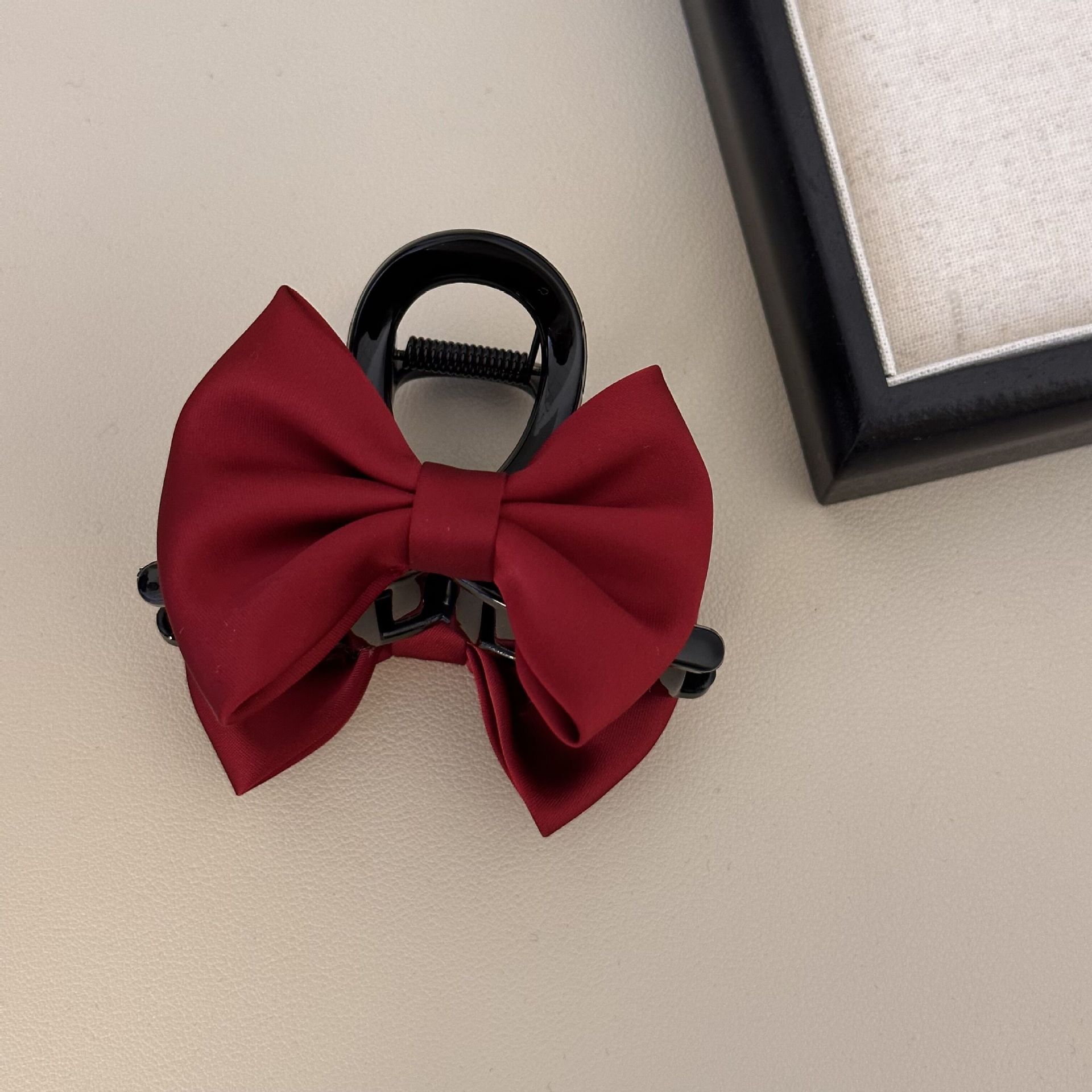Velvet bow ~ Velvet pearl delicate hair clipper, short hair clip, back of the head updo, Korean shark clip undefined