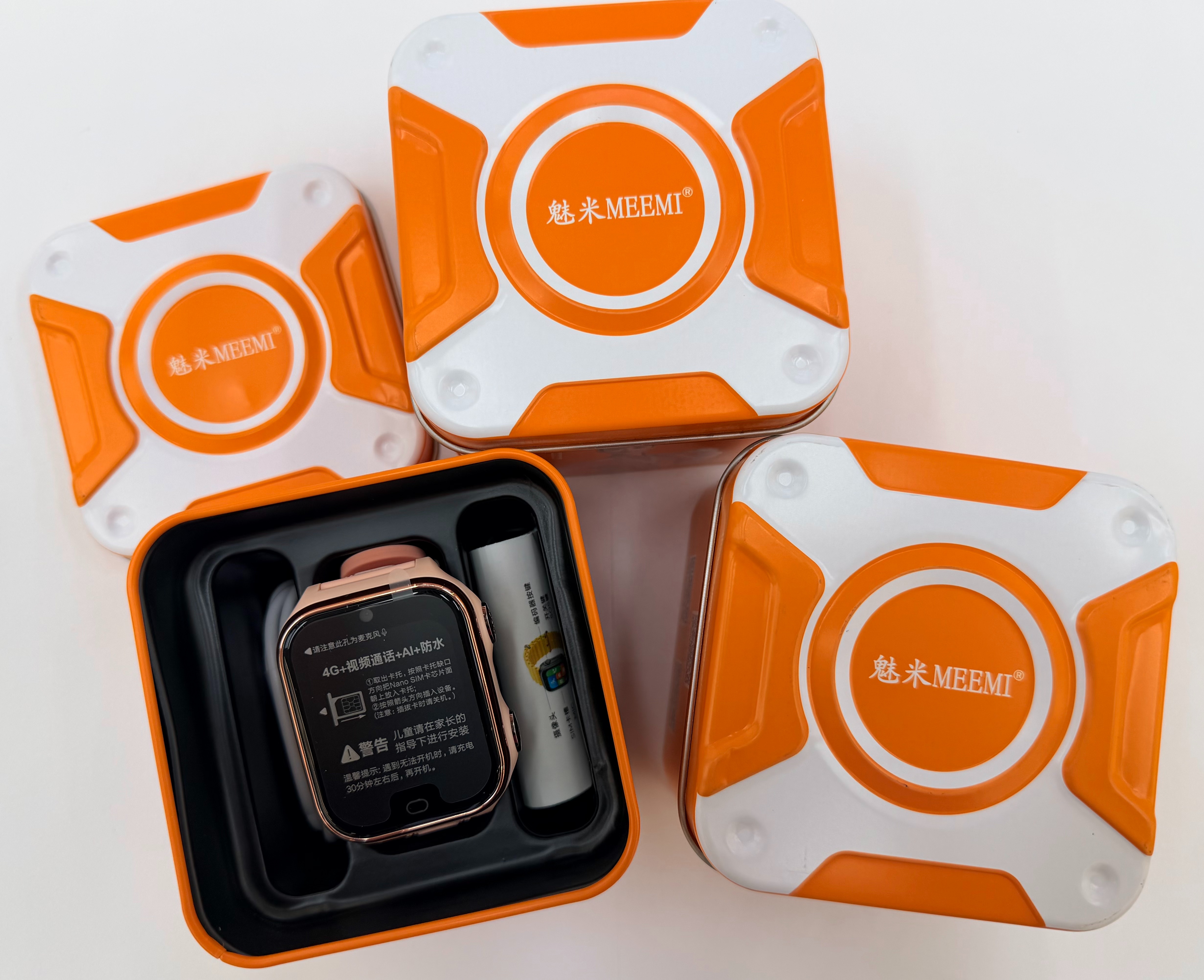 The AK86 Chinese version supports independent SIM card calls, allows for photo and video recording, and enables users to log in to wechat to send messages and make video calls. It is a 5G card-inserting smartwatch suitable for children. It is a smart card-inserting phone watch