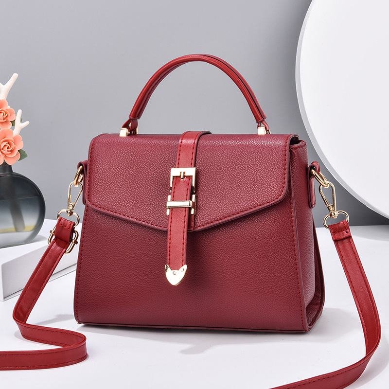 This year, women's small bags are in vogue. The 2025 new, fashionable and versatile single-shoulder crossbody bag is a bestseller undefined