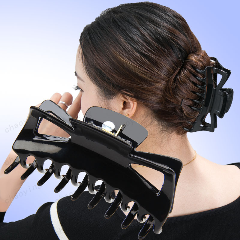 Black large grabber, large, medium and small plastic shark clips, top clips, bangs, hair clips, high ponytail, versatile hair clips and hair accessories Application Scenario
