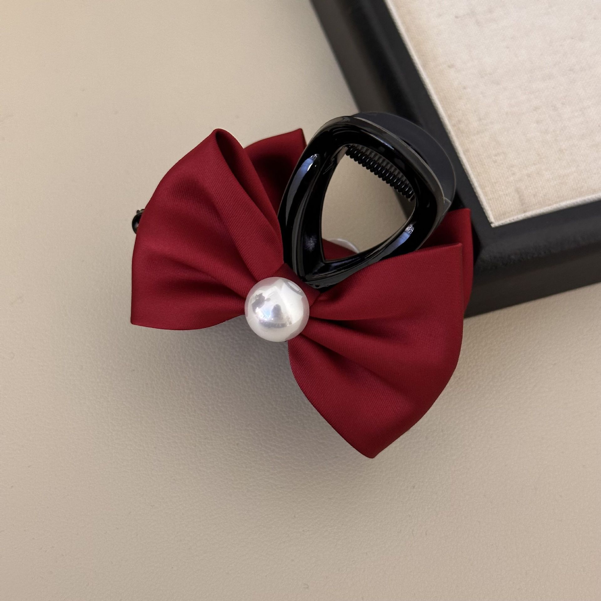 Velvet bow ~ Velvet pearl delicate hair clipper, short hair clip, back of the head updo, Korean shark clip undefined