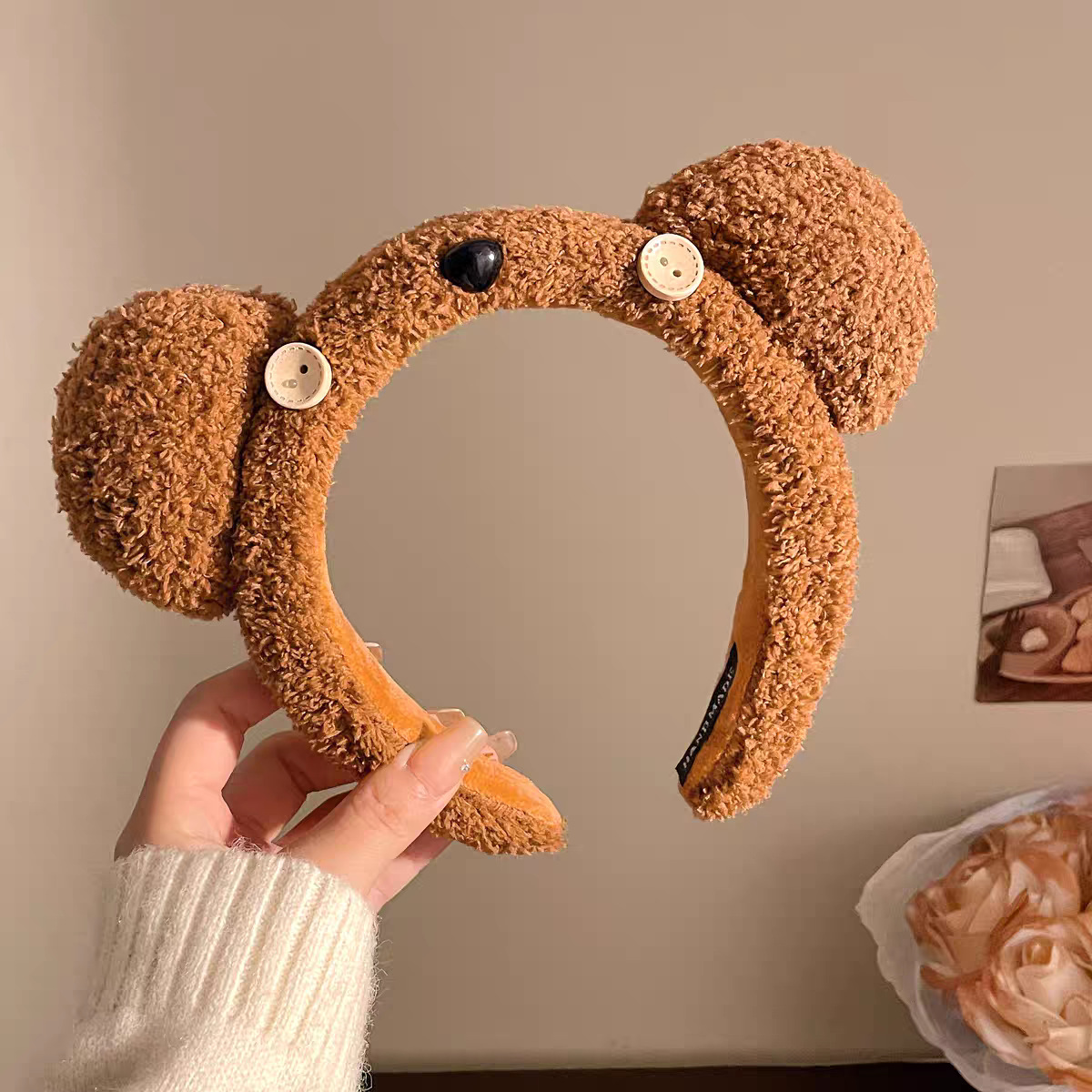 Cute cartoon plush hairband for women 2026 new style, special headband for washing face, makeup, mask application, hair pressing, hairpin headwear undefined