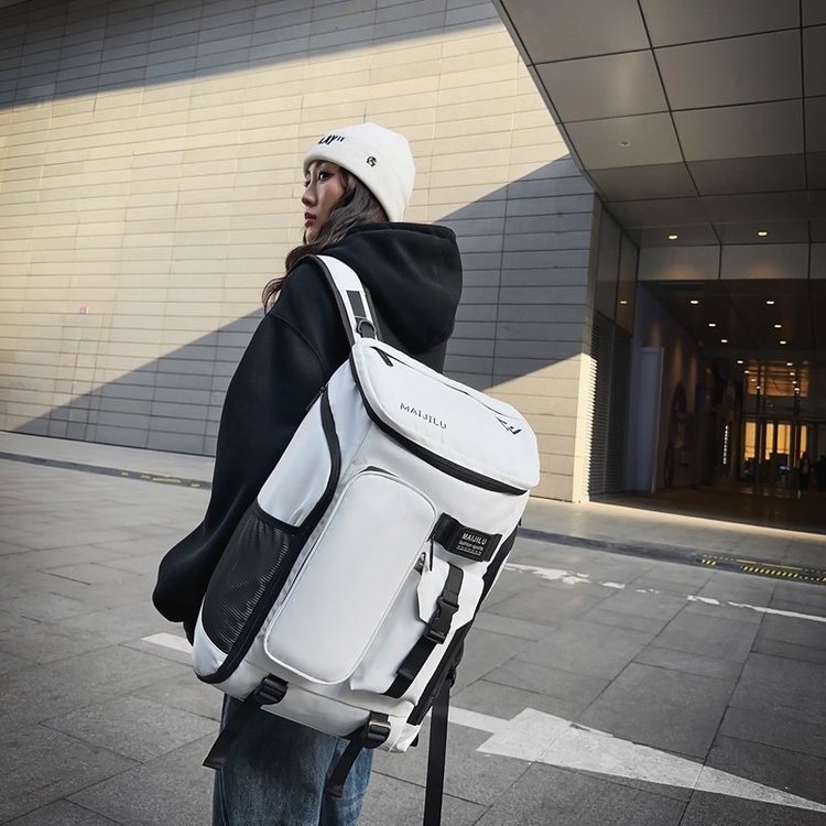 New backpack for men, large-capacity travel bag, water-resistant, fashionable and multi-functional computer backpack for college students details Picture