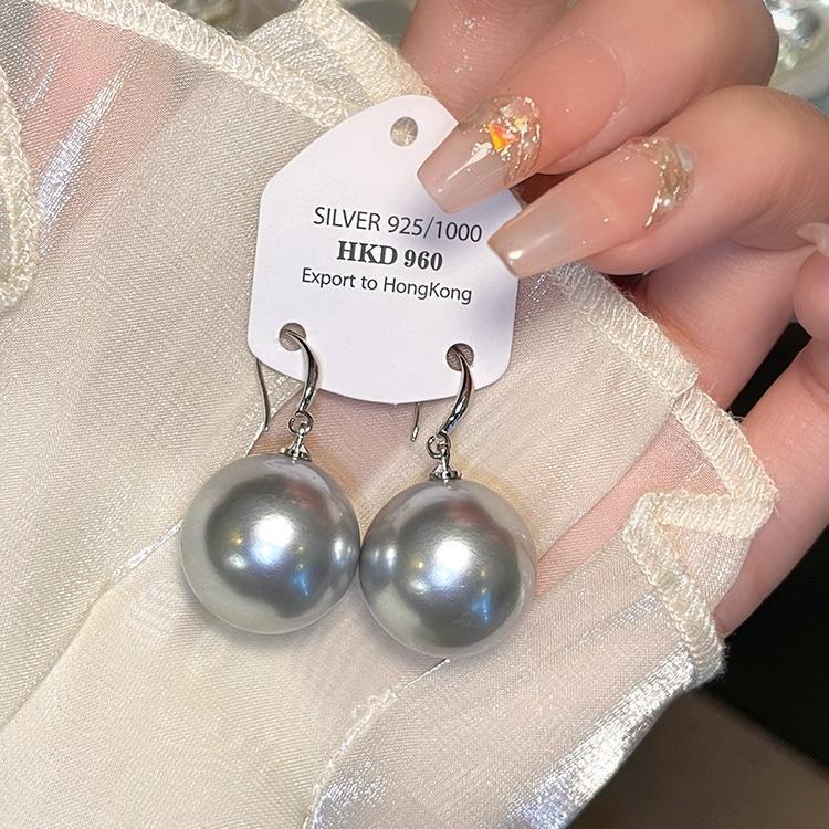 Elegant white pearl earrings, a niche design for women, elegant ear hooks, fashionable and high-end, large pearl earrings and earrings undefined