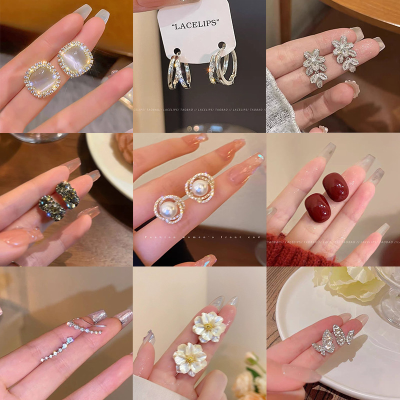 气质珍珠耳钉女2025新款轻奢高级感花朵耳环小众设计百搭耳饰批发 details Picture
