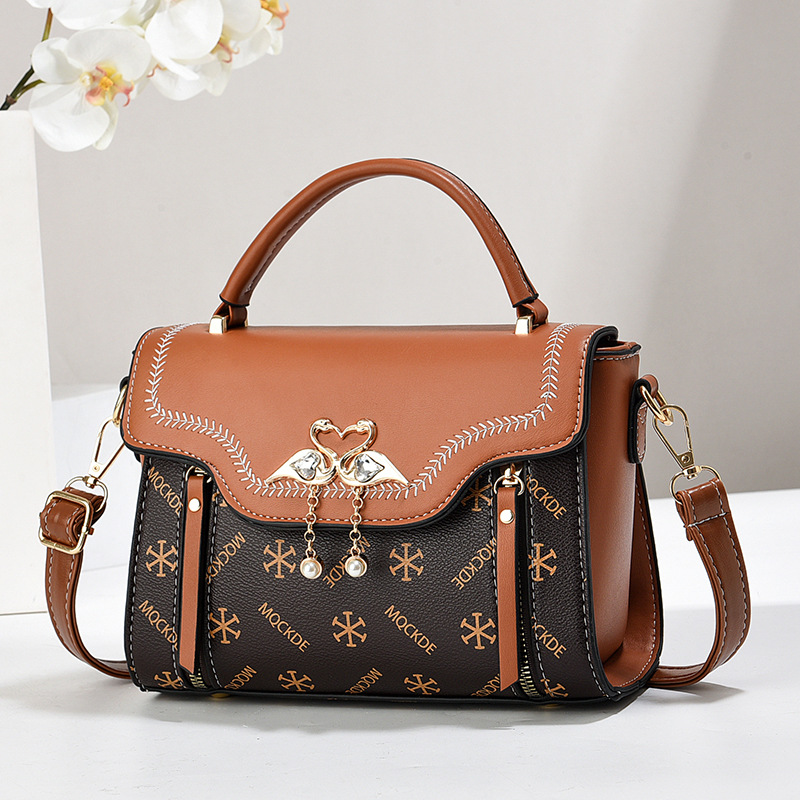 In 2025, this is a best-selling single-shoulder women's fashion brand for foreign trade. It's a new versatile summer crossbody bag for women undefined