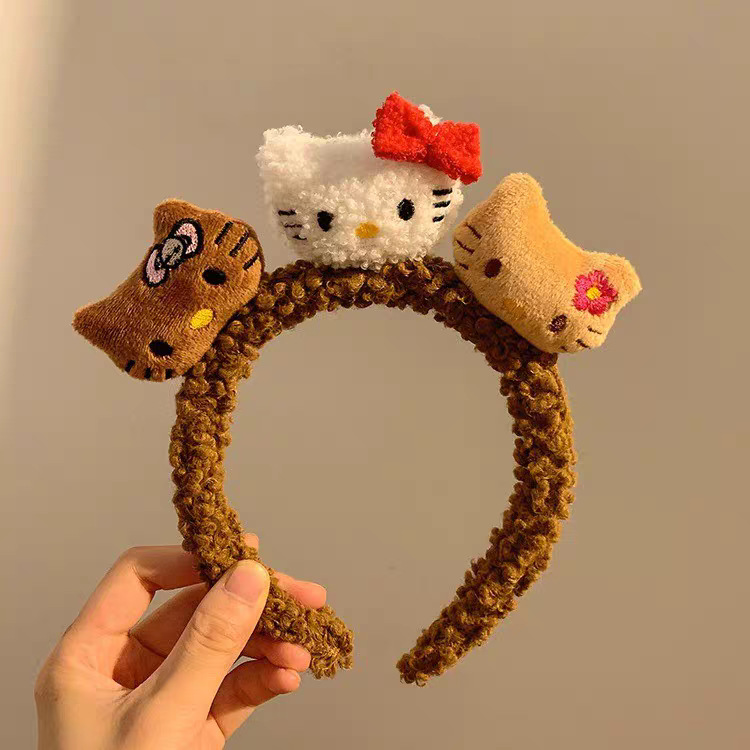 Cute cartoon plush hairband for women 2026 new style, special headband for washing face, makeup, mask application, hair pressing, hairpin headwear undefined