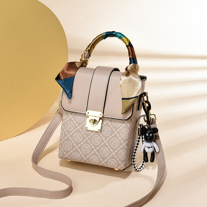 In summer, Dixi, a foreign trade manufacturer, offers a new Korean version of a versatile and simple single-shoulder crossbody bag for women in 2025 undefined