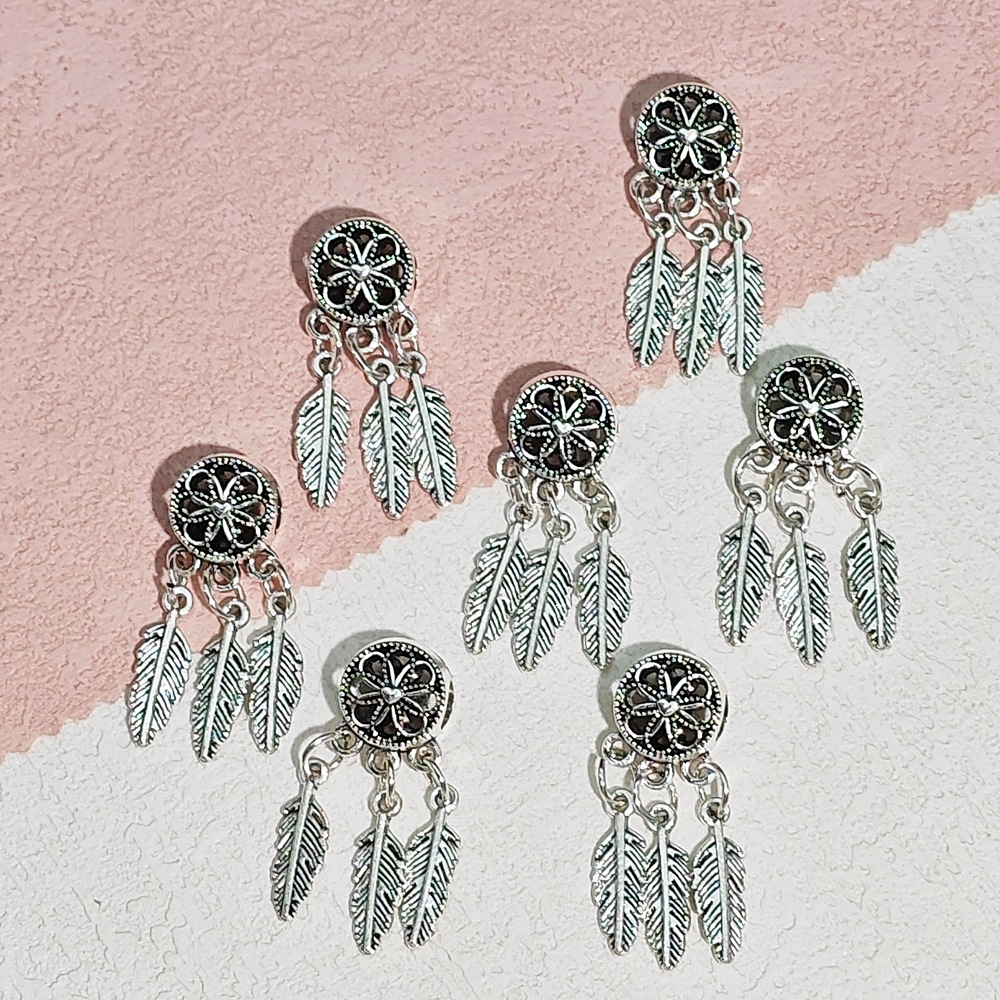 Gold and silver ancient silver longevity lock hidden silver dreamcatcher, alloy large hole multi-hanging bright silver feather tassels, diy handmade accessories Application Scenario