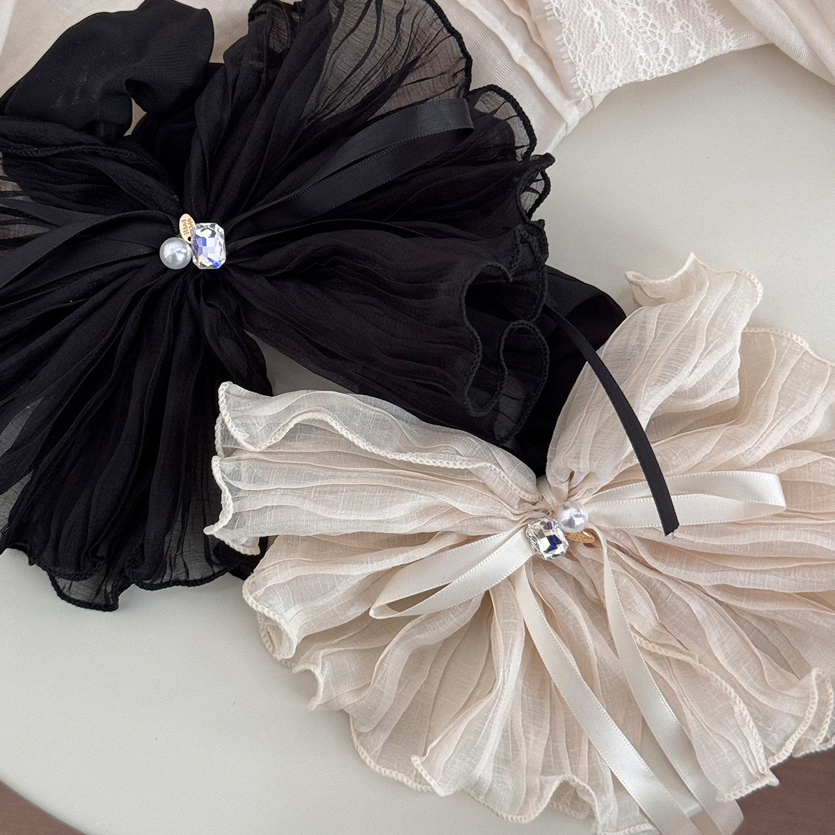Korean pleated elegant ribbon hair bands, high-end style, ponytail hair ties, hair flowers, versatile hair accessories, simple hair ties and headwear Application Scenario