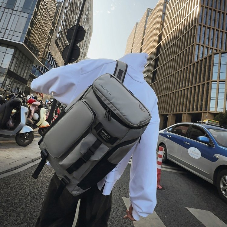New backpack for men, large-capacity travel bag, water-resistant, fashionable and multi-functional computer backpack for college students Item Picture