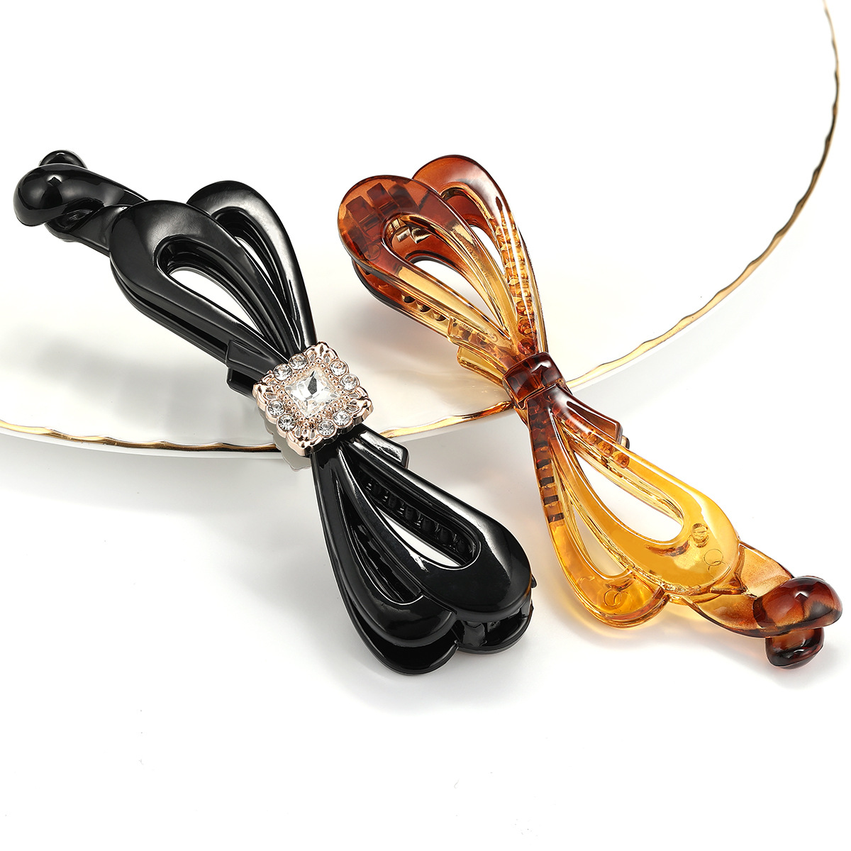 A new elegant and anti-slip bow tie hair clip with a 10.5-centimeter shiny banana clip and a small volume in South Korea Specification image