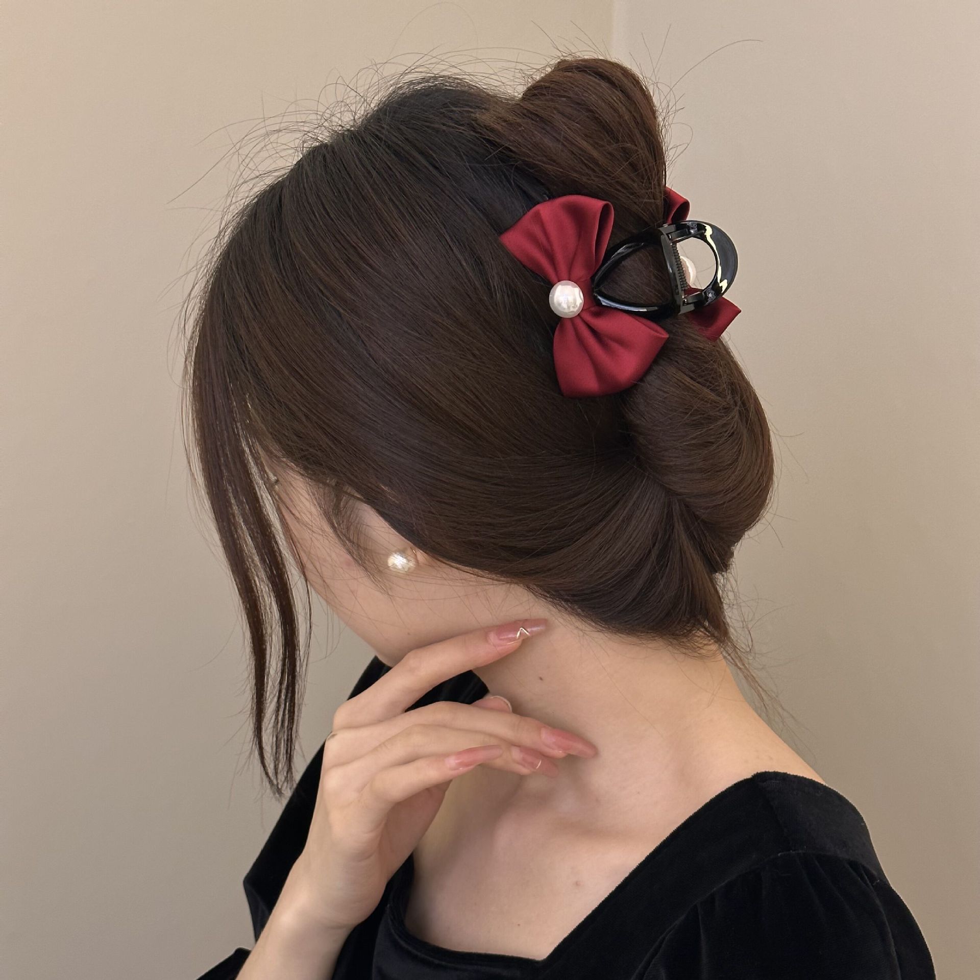 Velvet bow ~ Velvet pearl delicate hair clipper, short hair clip, back of the head updo, Korean shark clip Specification image
