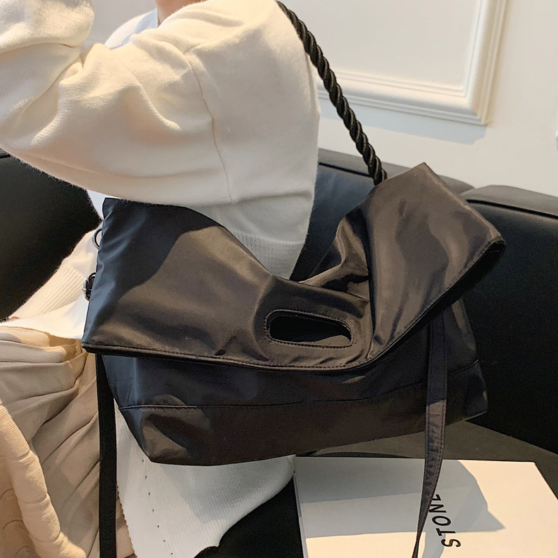 Korean ins fashion nylon single-shoulder bag for women with large capacity 2022 autumn/winter new style hand-held tote bag crossbody bag Specification image