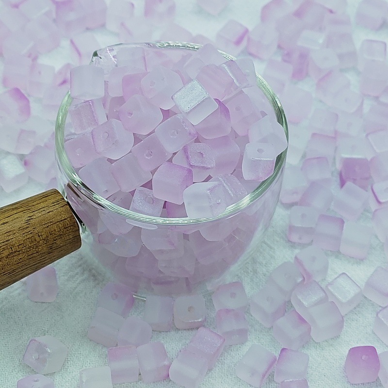 مصنوعة من سوار مصنوعة من سوار مصنوعة يدوياً من محرز رز مكعّب متدرج قدره 7 ملم undefined