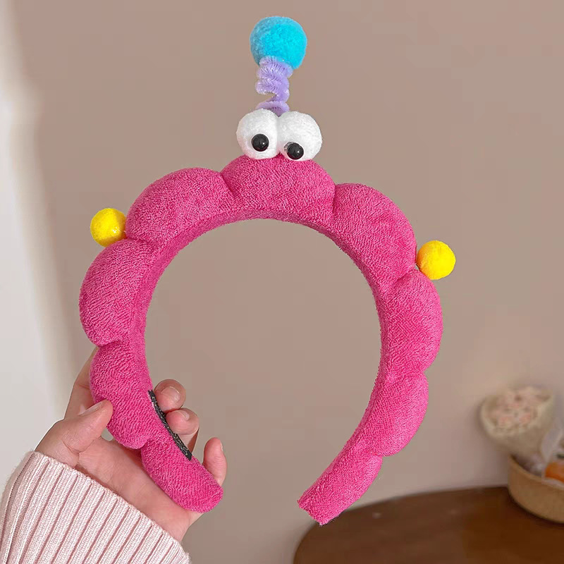 Cute cartoon plush hairband for women 2026 new style, special headband for washing face, makeup, mask application, hair pressing, hairpin headwear undefined