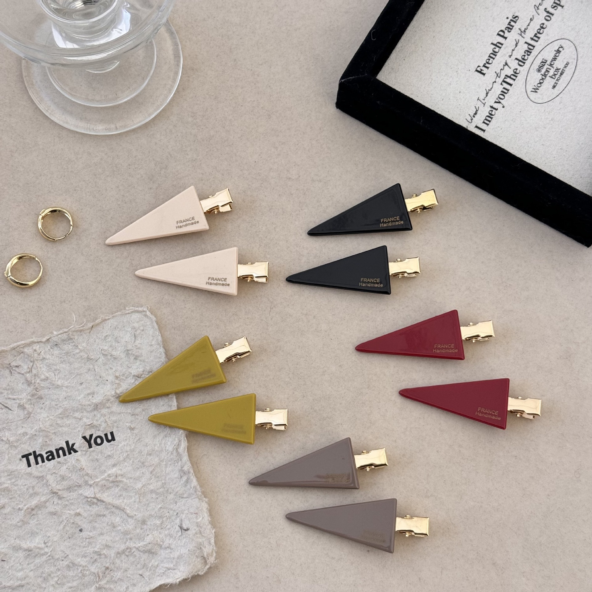 Shen Yue's same gold label design triangular makeup clip, cute and girlish retro hair clip, versatile and seamless clip, bangs clip