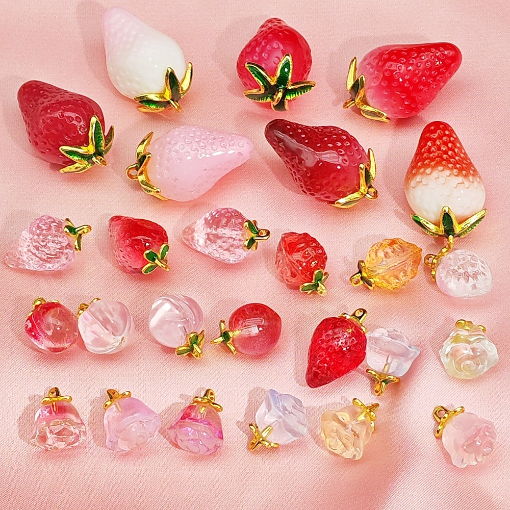 New crystal peach pendant, peach drip slip accessory, bracelet, bracelet, diy jewelry accessory, pendant material Application Scenario