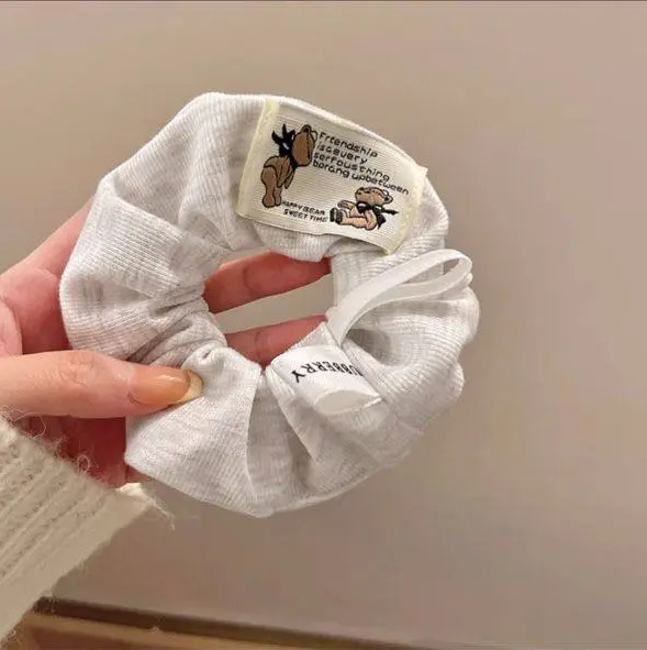 The same style as Zhao Lusi's large intestine hair band, with a high level of appearance in the Korean style, lace edge, ins school style hair band, sweet and stylish large intestine hair band undefined
