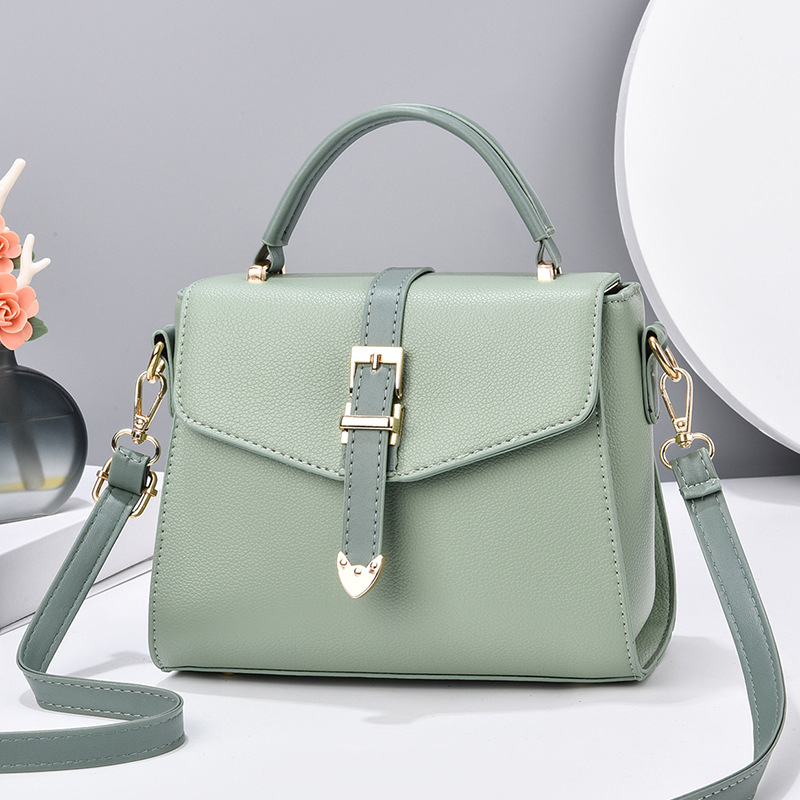 This year, women's small bags are in vogue. The 2025 new, fashionable and versatile single-shoulder crossbody bag is a bestseller undefined