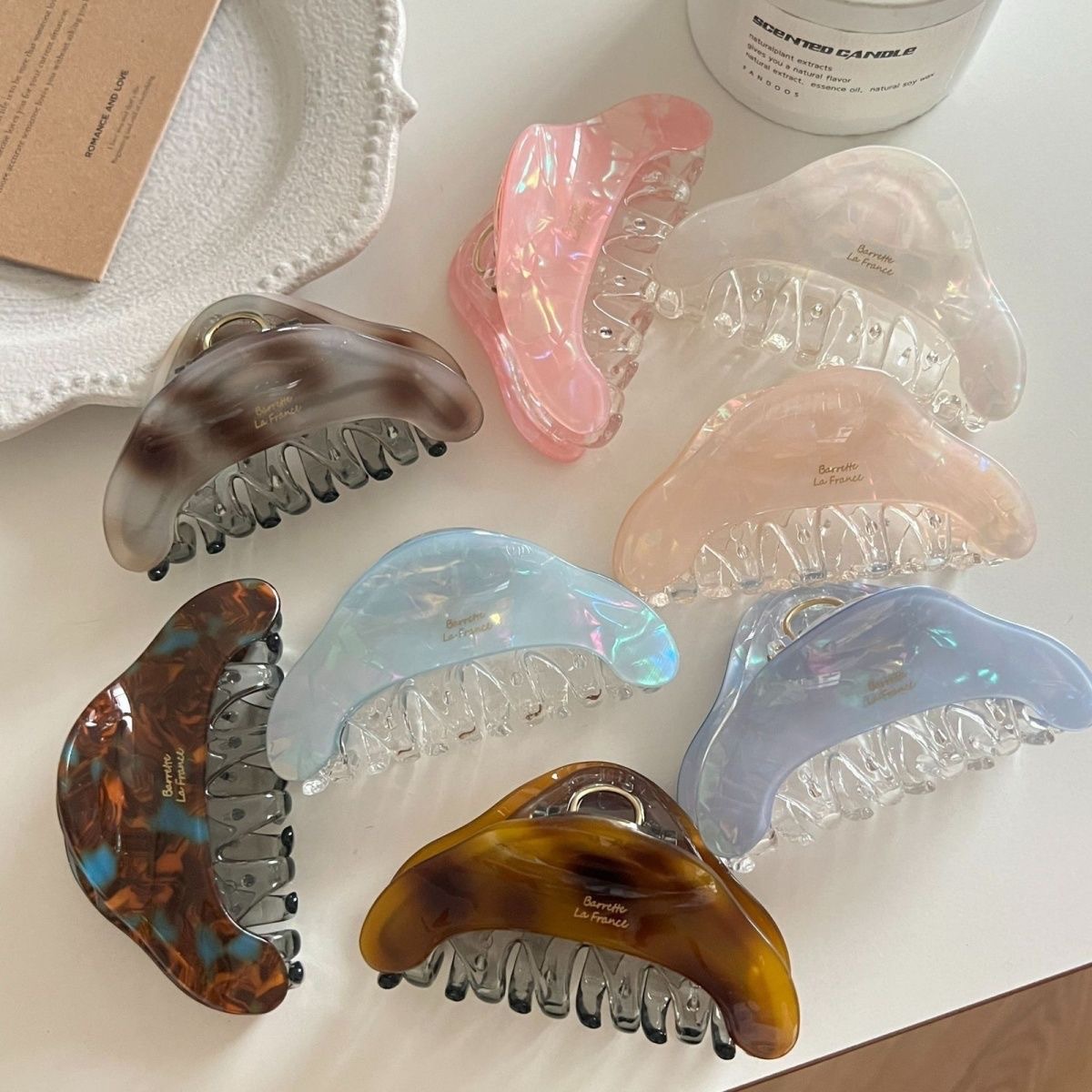 High-quality acetic acid triangle clip women's 2026 new high-end style, shark clip hair clip, semi-tied hair accessory full image