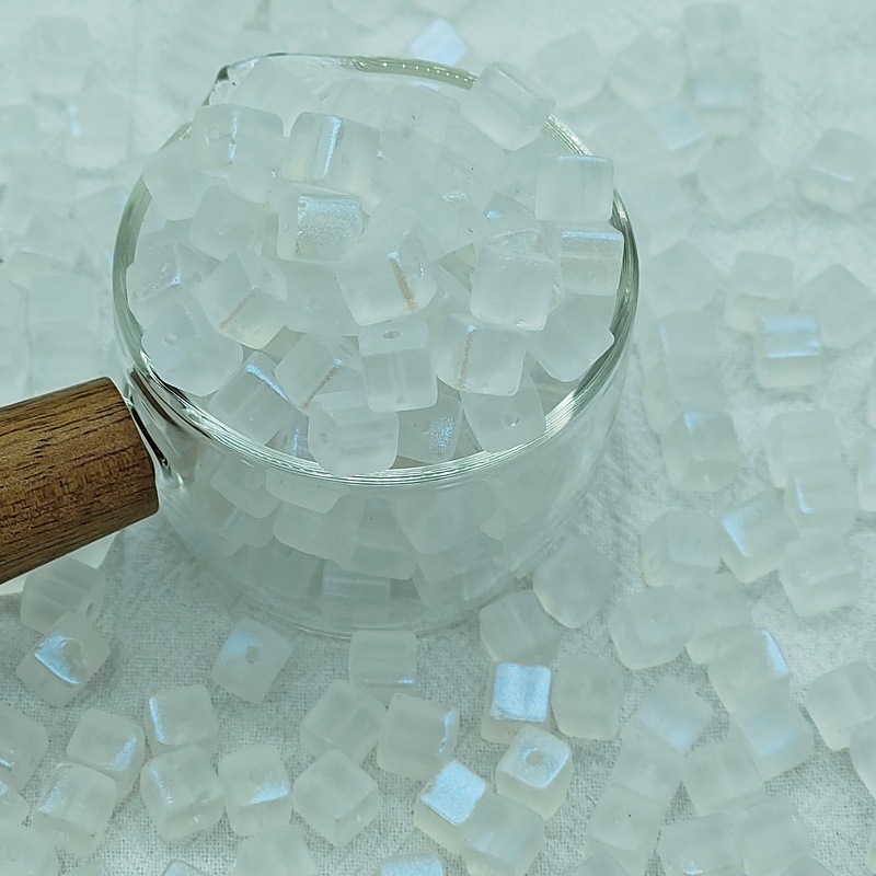 مصنوعة من سوار مصنوعة من سوار مصنوعة يدوياً من محرز رز مكعّب متدرج قدره 7 ملم undefined