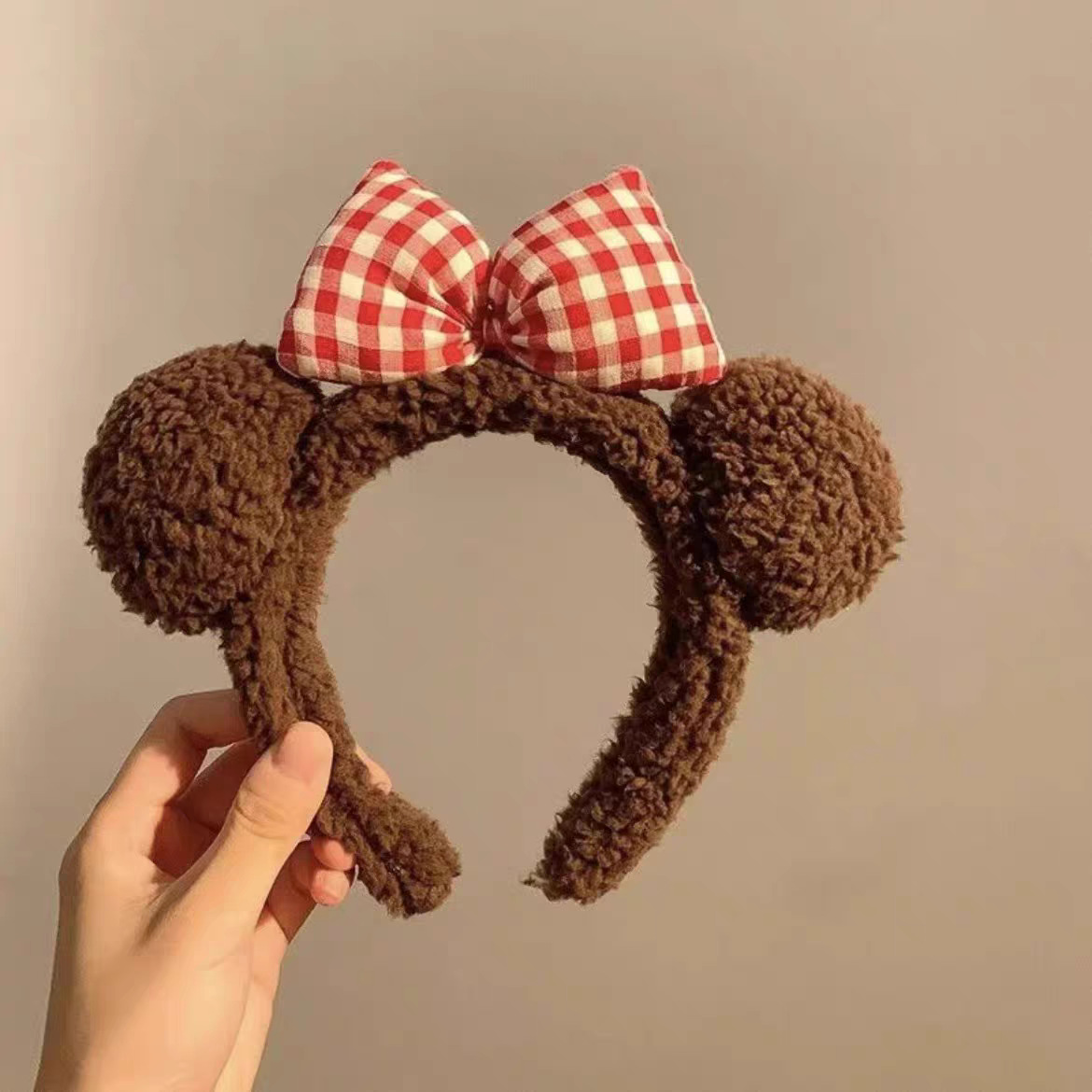 Cute cartoon plush hairband for women 2026 new style, special headband for washing face, makeup, mask application, hair pressing, hairpin headwear undefined