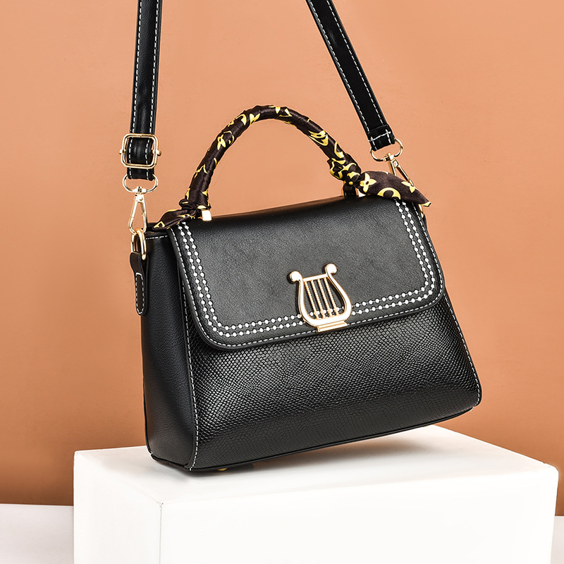 The manufacturer's popular small bag for summer this year, the 2025 new fashionable spring and summer i versatile women's single-shoulder crossbody bag Specification image
