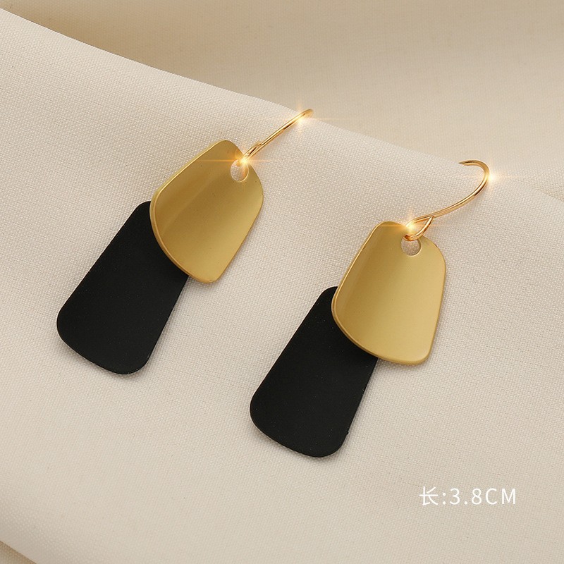 925 Silver needle Pearl Earrings, women's fashion trend stud tassels, high-end earrings, retro and elegant earrings wholesale undefined