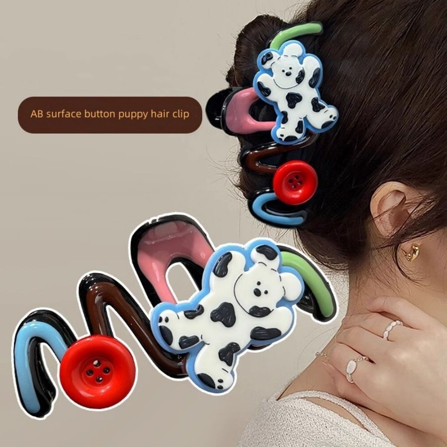 Cute black and white dog button gripper, gradient contrasting color wave shark clip, back head plate hair clip, thick hair clip Application Scenario