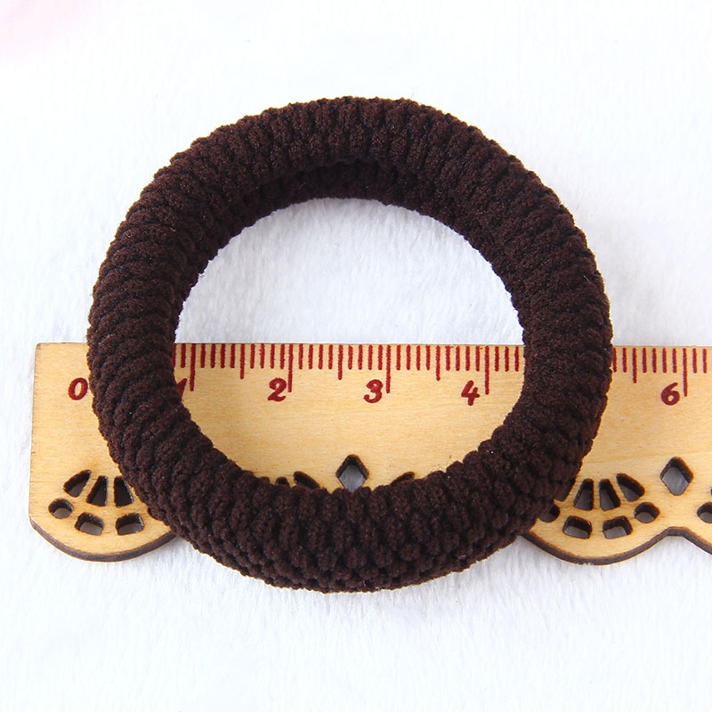 High-elasticity seamless hair bands for girls, widened and thickened hair ties, simple hair ties for adults, fresh and durable leather cases Application Scenario