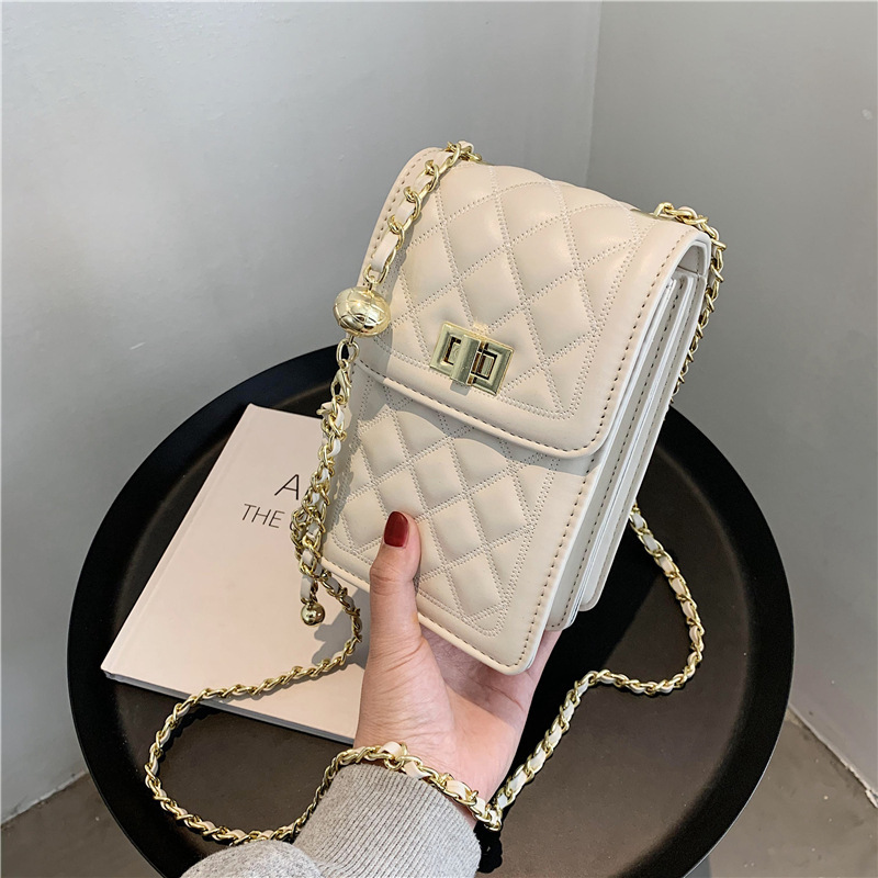 New 2023 women's bag crossbody single-shoulder bag, Korean-style fashionable little Chanel diamond-shaped chain mobile phone bag for export undefined