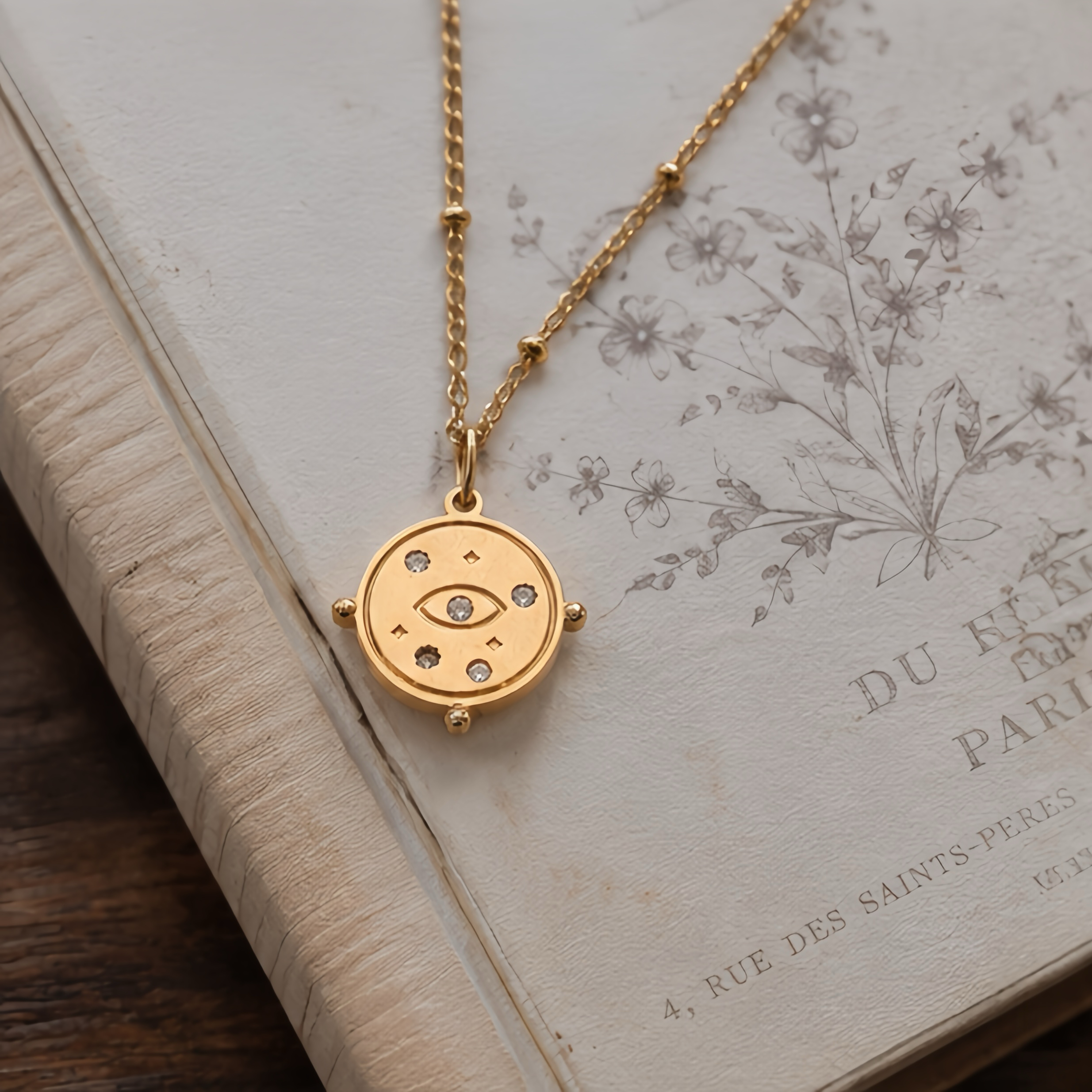 This multi-diamond embellished, all-seeing eye relief stainless steel necklace features a unique and mysterious style, a retro exotic look, and a unisex look. It's a versatile gift chain for collarbones Specification image
