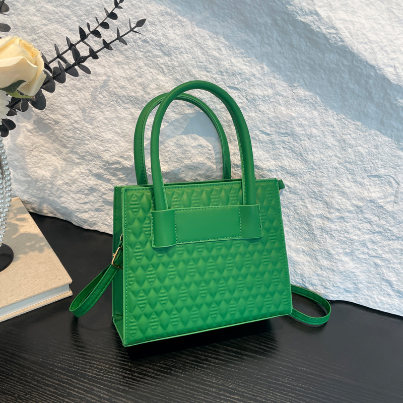 Korean style fashionable handbag for women 2024 autumn new versatile embossed single-shoulder bag, elegant commuting crossbody bag