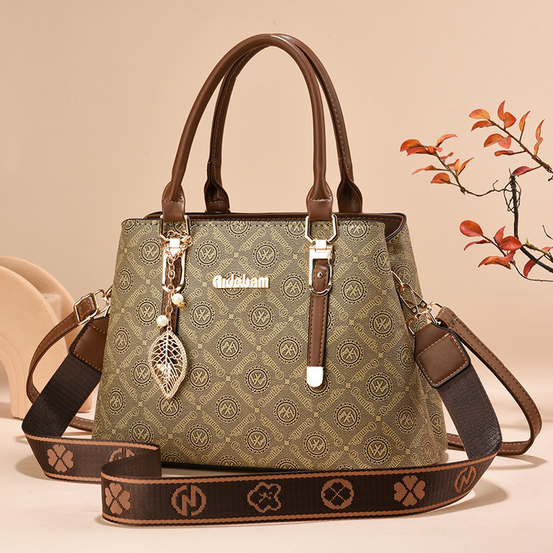 The 2025 new single-shoulder bag is trendy, fashionable and versatile. It's a great gift. It's a single-shoulder crossbody bag from an export manufacturer with a large capacity for women undefined
