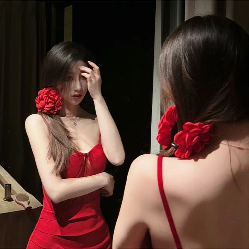 2024 New retro big red flower grab clip, large shark clip headpiece, rose hairpin, women's back of the head hairpin Specification image