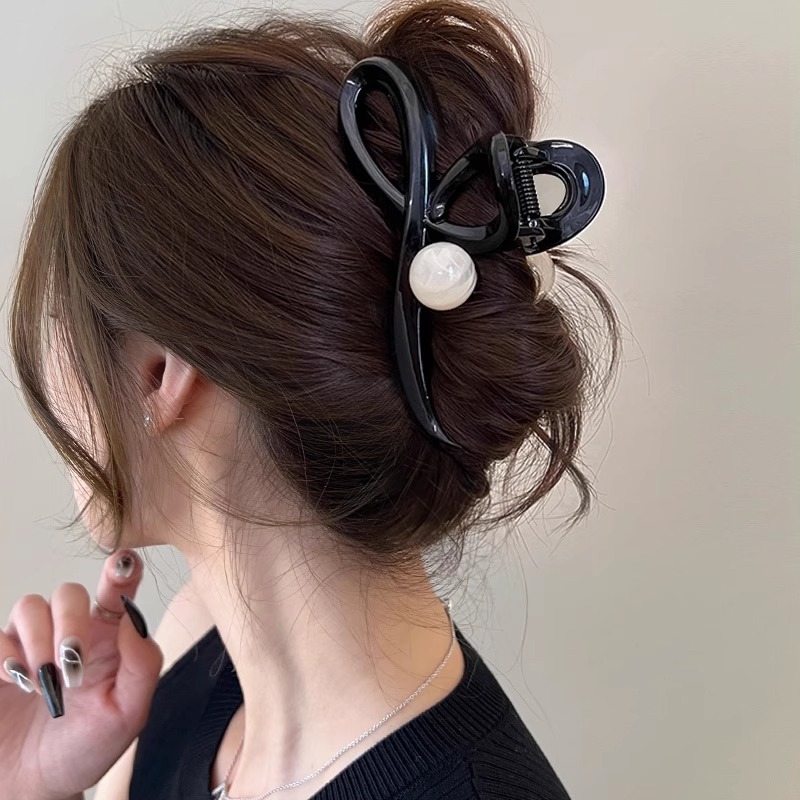 High-end Maillard Grab clip, large size for women, 2025 new style, shark clip at the back of the head, hair clip, elegant hair accessory for summer undefined