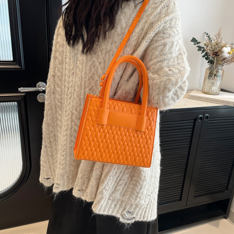 Korean style fashionable handbag for women 2024 autumn new versatile embossed single-shoulder bag, elegant commuting crossbody bag Specification image